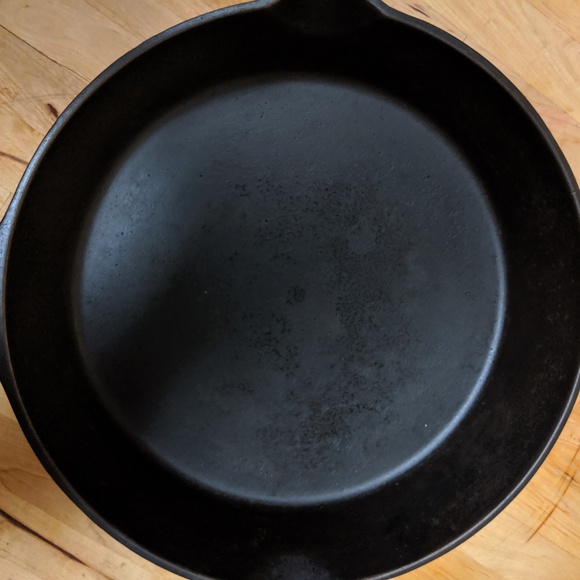 Unmarked Wagner Sidney Vonhandle Cast Iron Skillet - Picture 2 of 6
